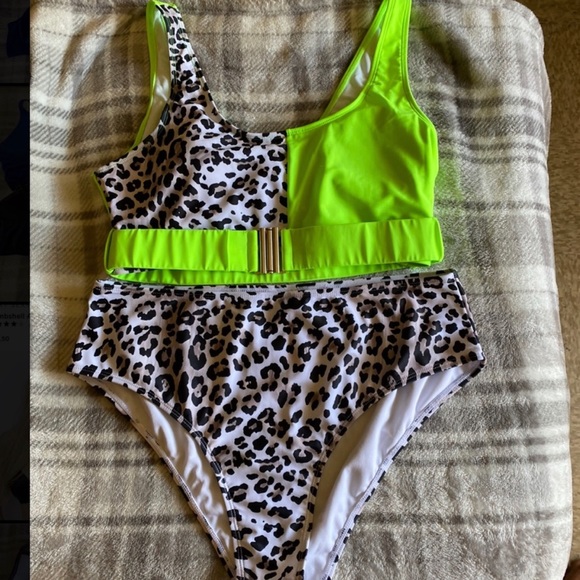 2 piece - Picture 1 of 2